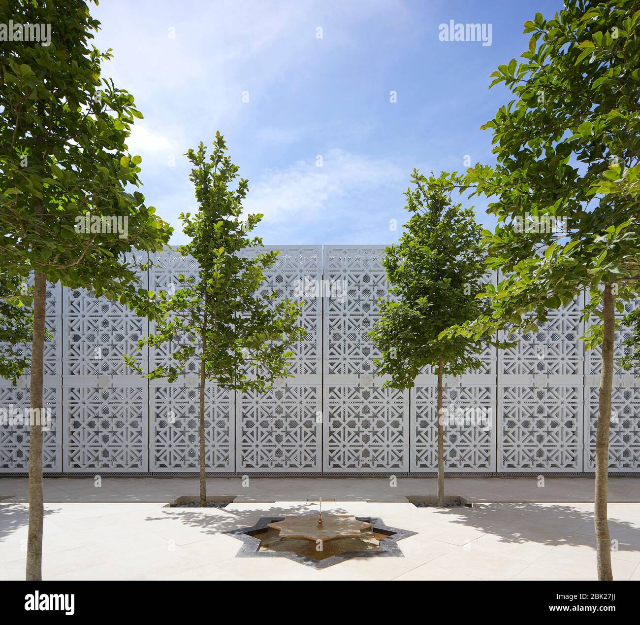 Rooftop garden exterior. Aga Khan Centre Kings Cross, London, United