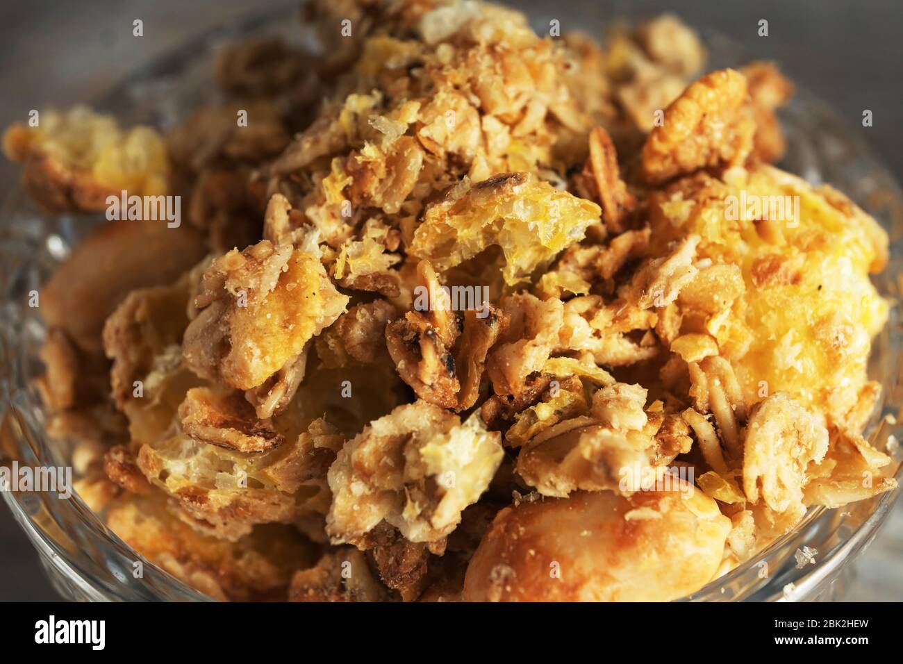 wheat bran cereal, oats bran, grape nuts, banana nut crunch, corn