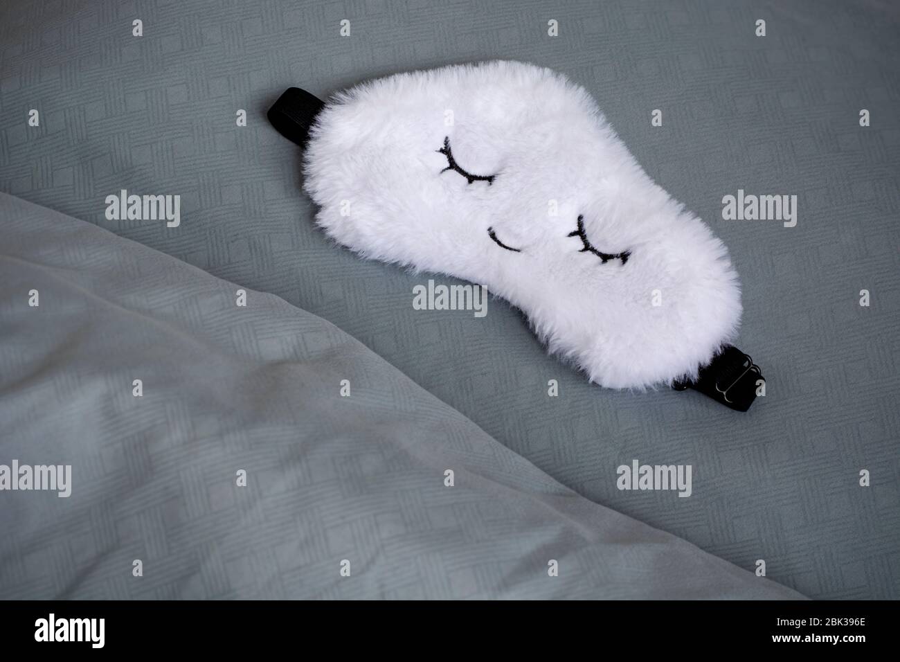 Sleepmask bed hires stock photography and images Alamy