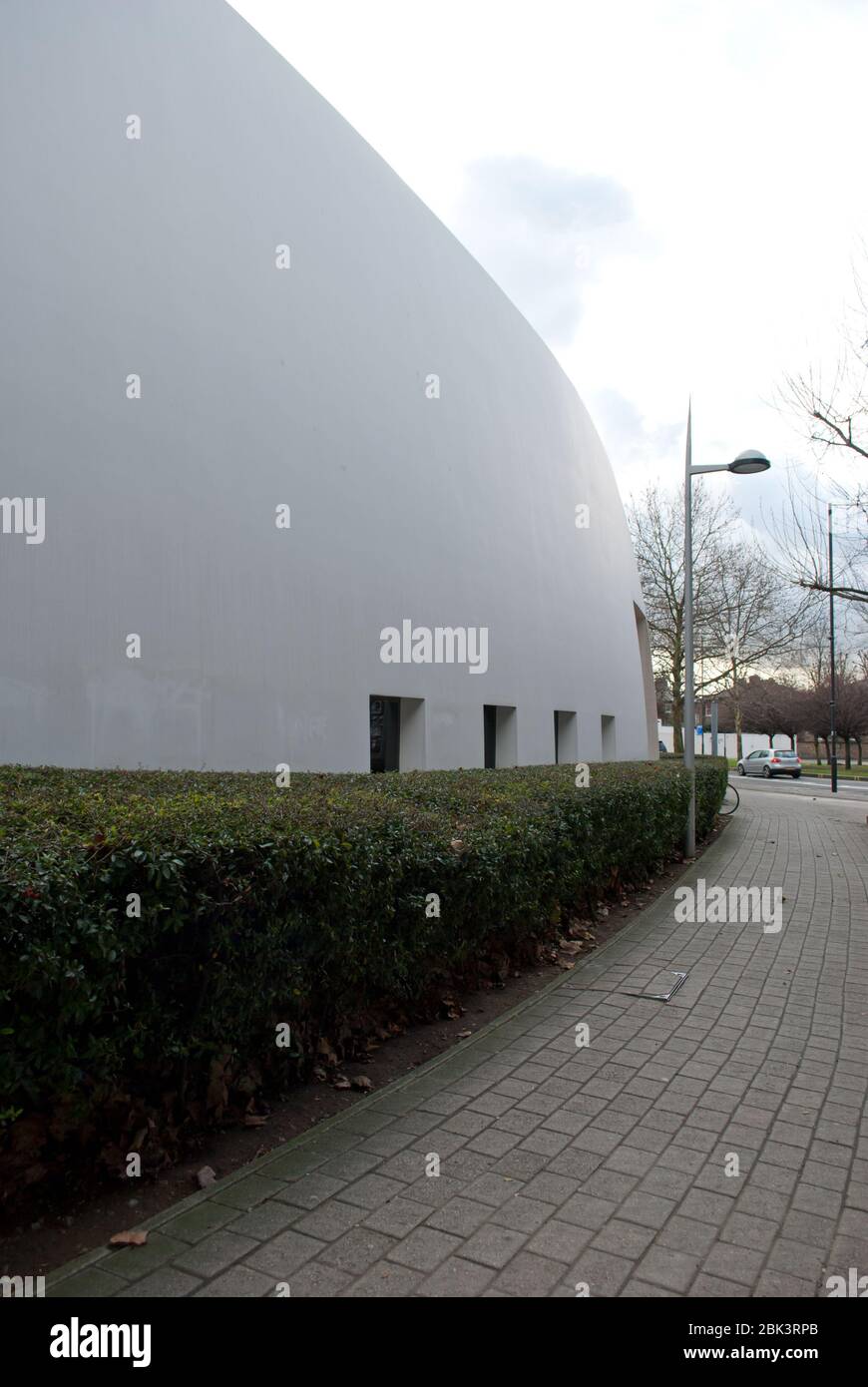 Curved White Sails Fins Modern Architecture of Hammersmith Surgery, 1
