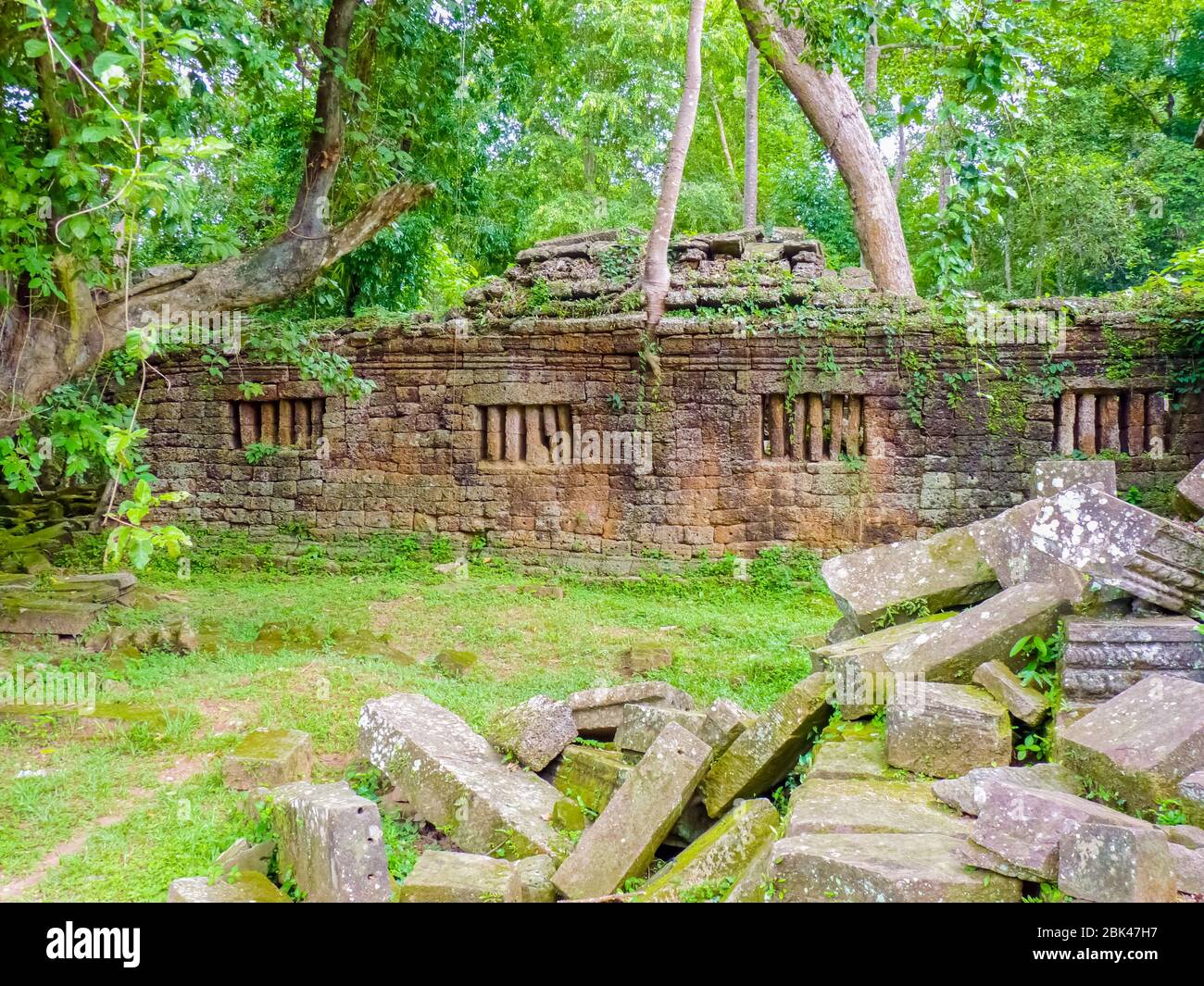 Prea Prea Khan temple in Angkor area, Siem Reap, Cambodia Stock Photo - Alamy