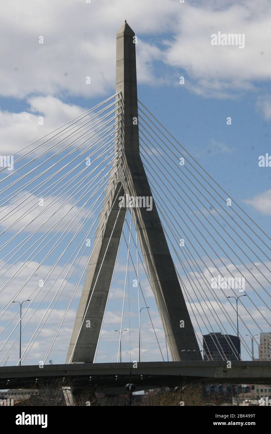 Blick auf eine berühmte Brücke im Zentrum von Boston in den USA Stock Photo
