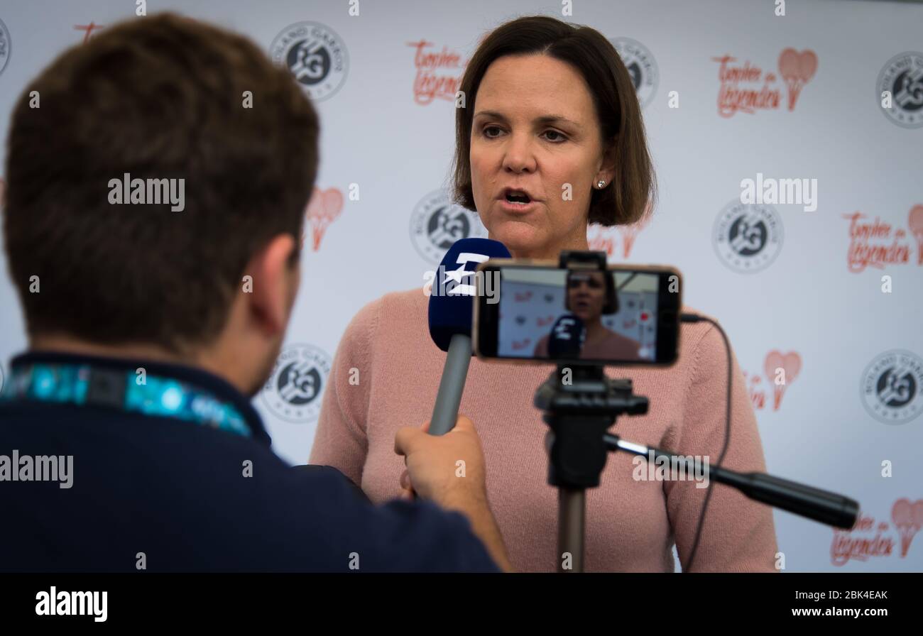Lindsay Davenport talks to the media ahead of the Legends Trophy at the 2019 Roland Garros Grand Slam tennis tournament Stock Photo