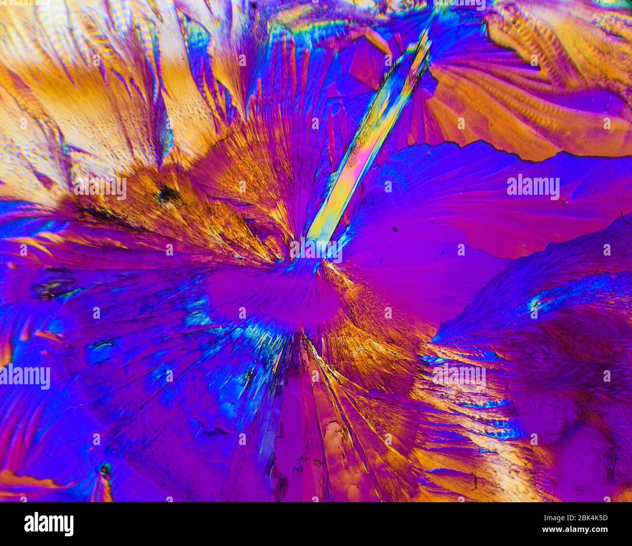 Aspirin seen by polarised light micrsocopy Stock Photo Alamy