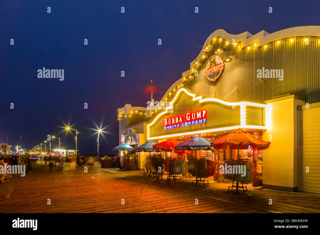 view-of-shops-on-santa-monica-pier-santa-monica-los-angeles