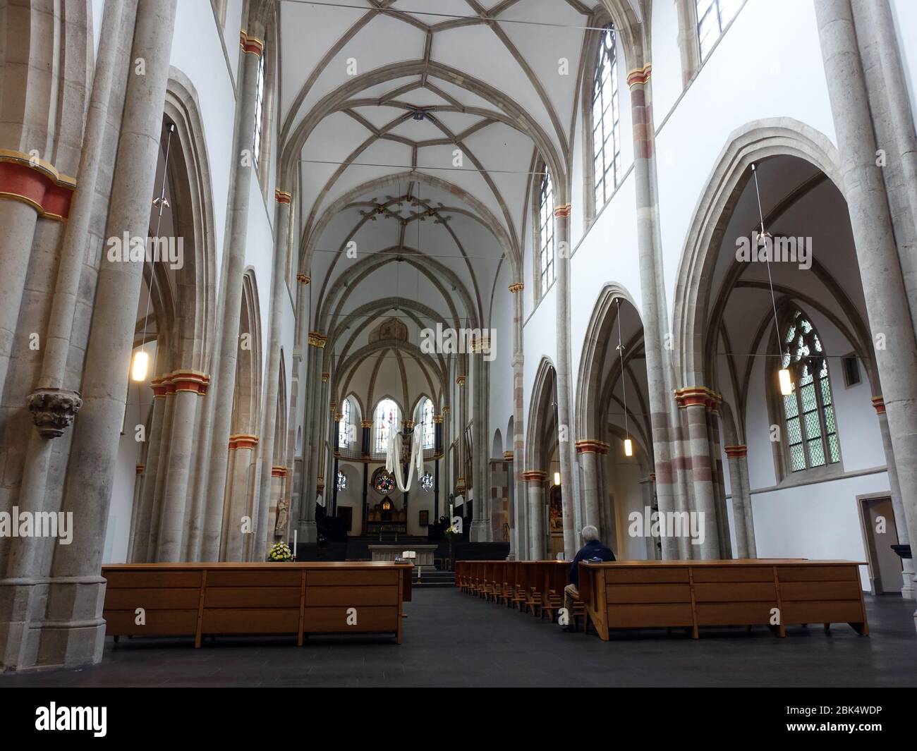 romanische Basilika St. Severin - Langhaus, Köln, Nordrhein-Westfalen, Deutschland Stock Photo