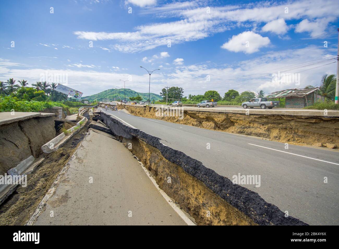 Earthquake road ecuador hi-res stock photography and images - Alamy