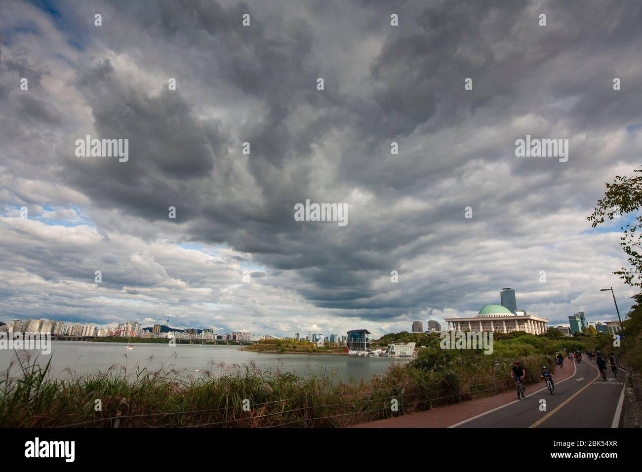 beautiful clouds in the sky over the Hanriver near National Assembly in Yeouido, Seoul, Korea Stock Photo
