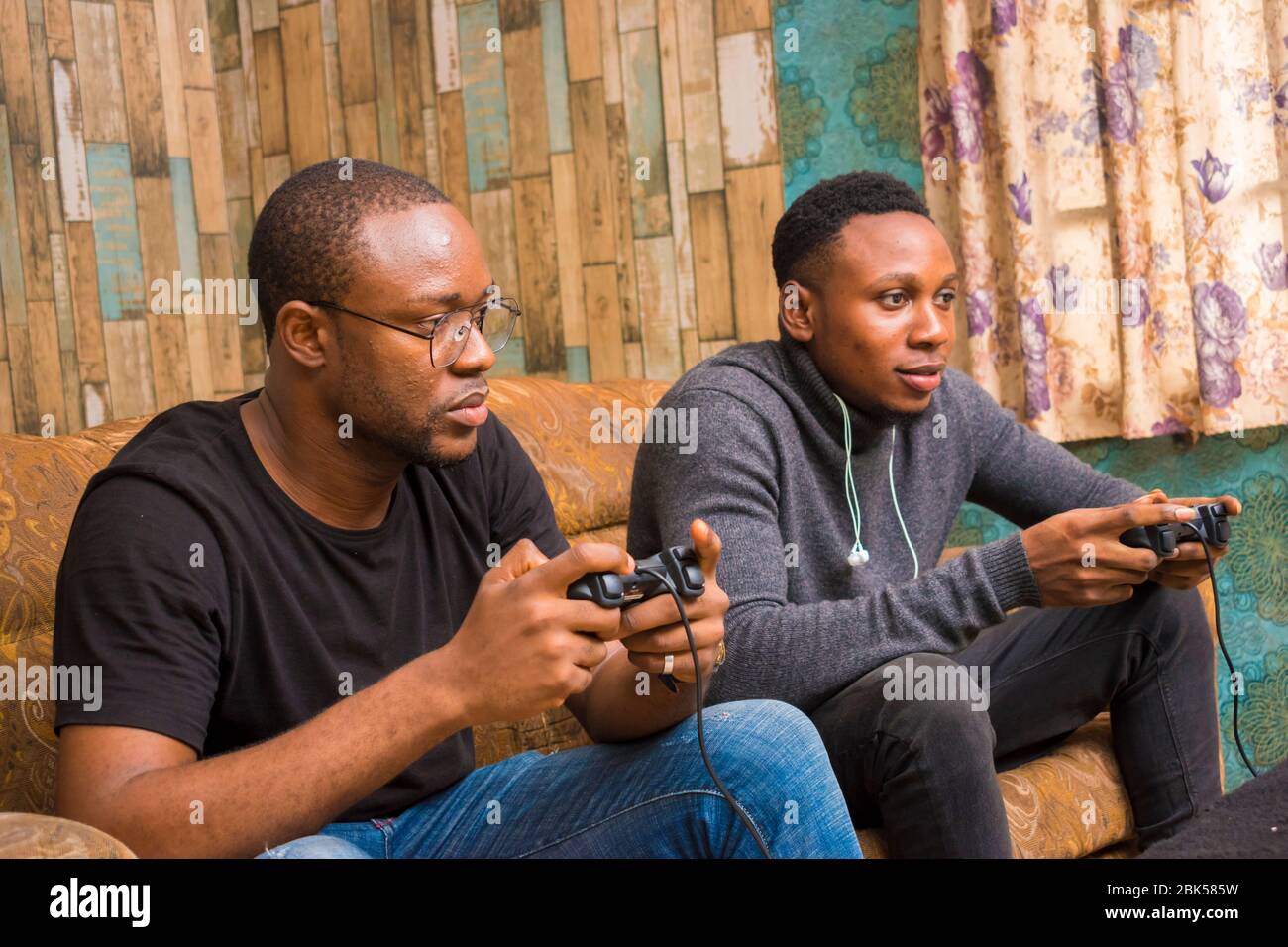 Africans technology computer hi-res stock photography and images - Alamy