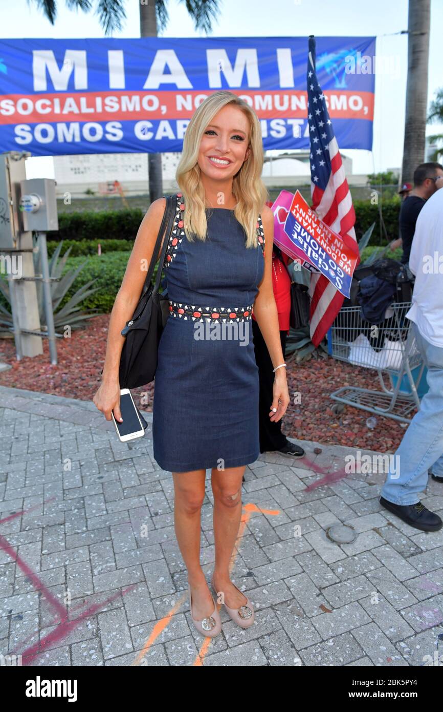 MIAMI, FLORIDA - JUNE 26: (EXCLUSIVE COVERAGE) President Trumps Newly appointed White House Press Secretary Kayleigh McEnany joins Protesters outside prior to the first 2020 Democratic presidential debate including New York police officers that are protesting New York Mayor Bill de Blasio. A field of 20 Democratic presidential candidates was split into two groups of 10 for the first debate of the 2020 election, taking place over two nights at Knight Concert Hall of the Adrienne Arsht Center for the Performing Arts of Miami-Dade County on June 26, 2019 in Miami, Florida People: Kayleigh McEn Stock Photo