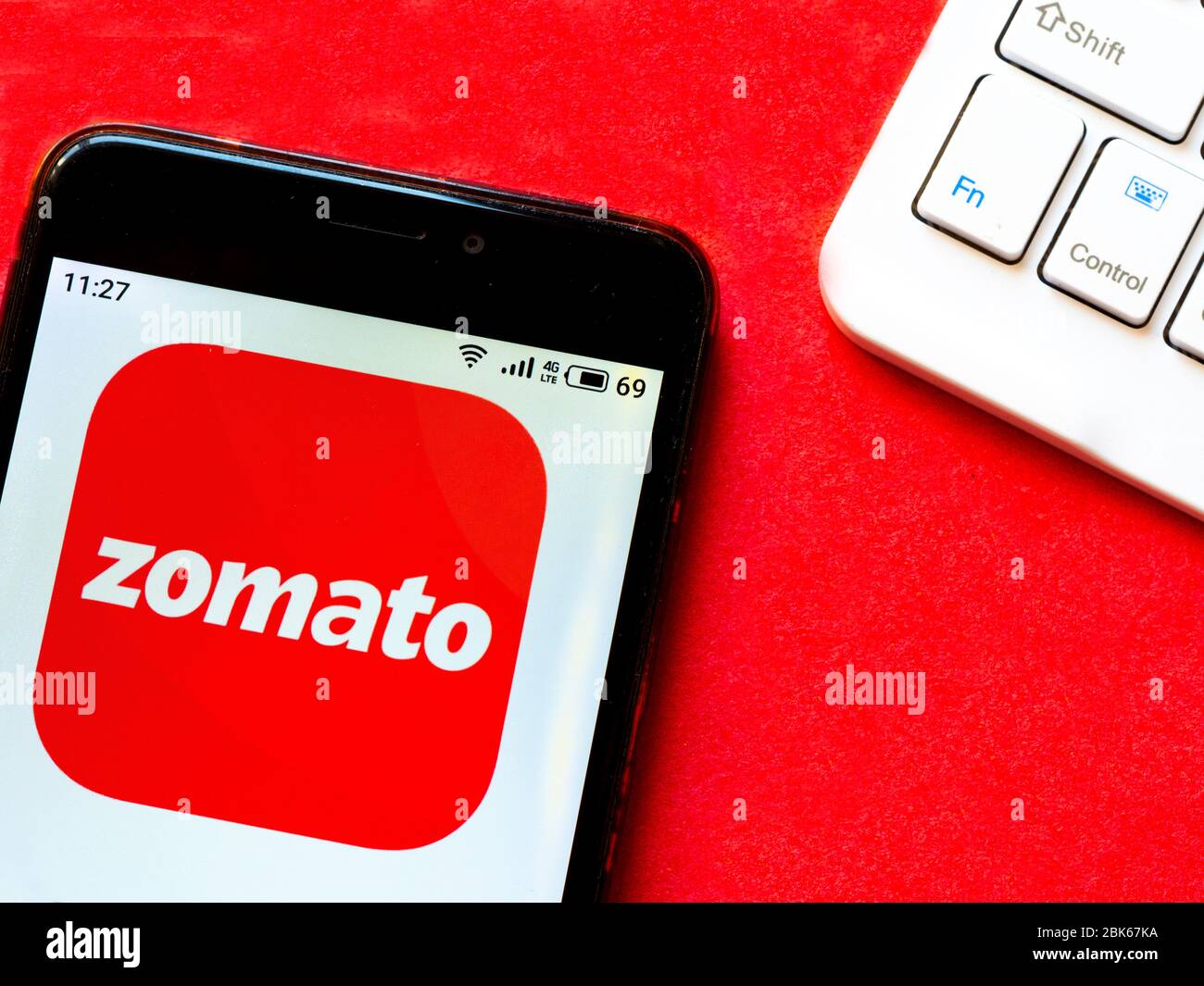 Amazon India Tried Trolling Zomato, But Zomato's Response Was Epic - Inc42  Media