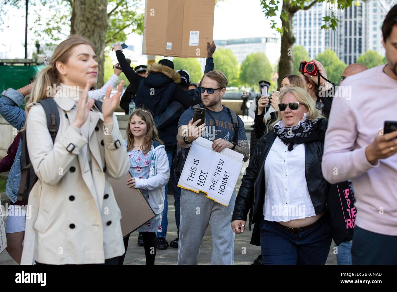 UK Coronavirus Lockdown protest, Central London, 02nd May 2020 Anti-Lockdown protesters gather outside New Scotland Yard, central London to show their disapproval against the current United Kingdom coronavirus COVID-19 restrictions. 02nd May, London, England, UK Credit: Clickpics/Alamy Live News Stock Photo
