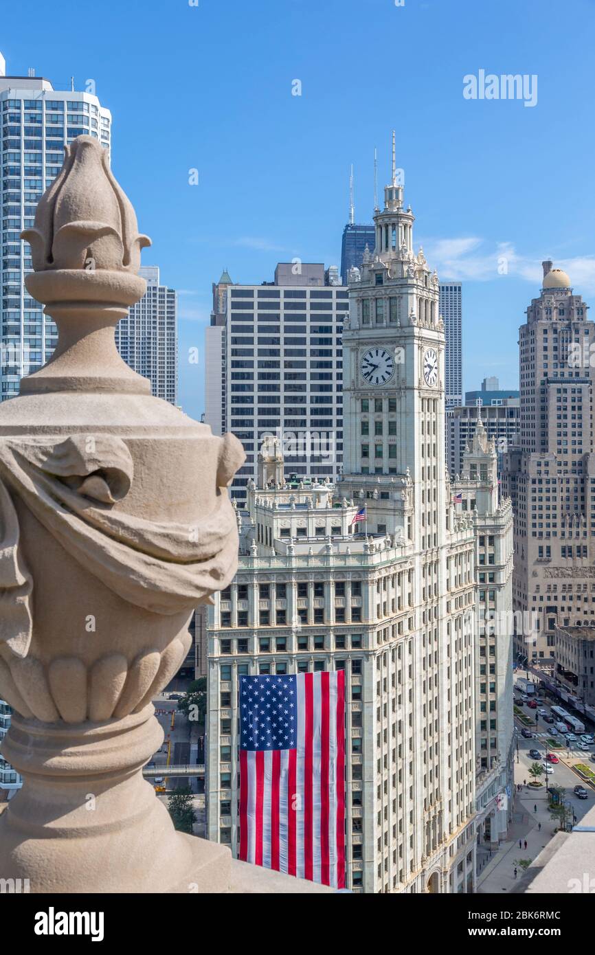 Downtown building rooftop hires stock photography and images Alamy