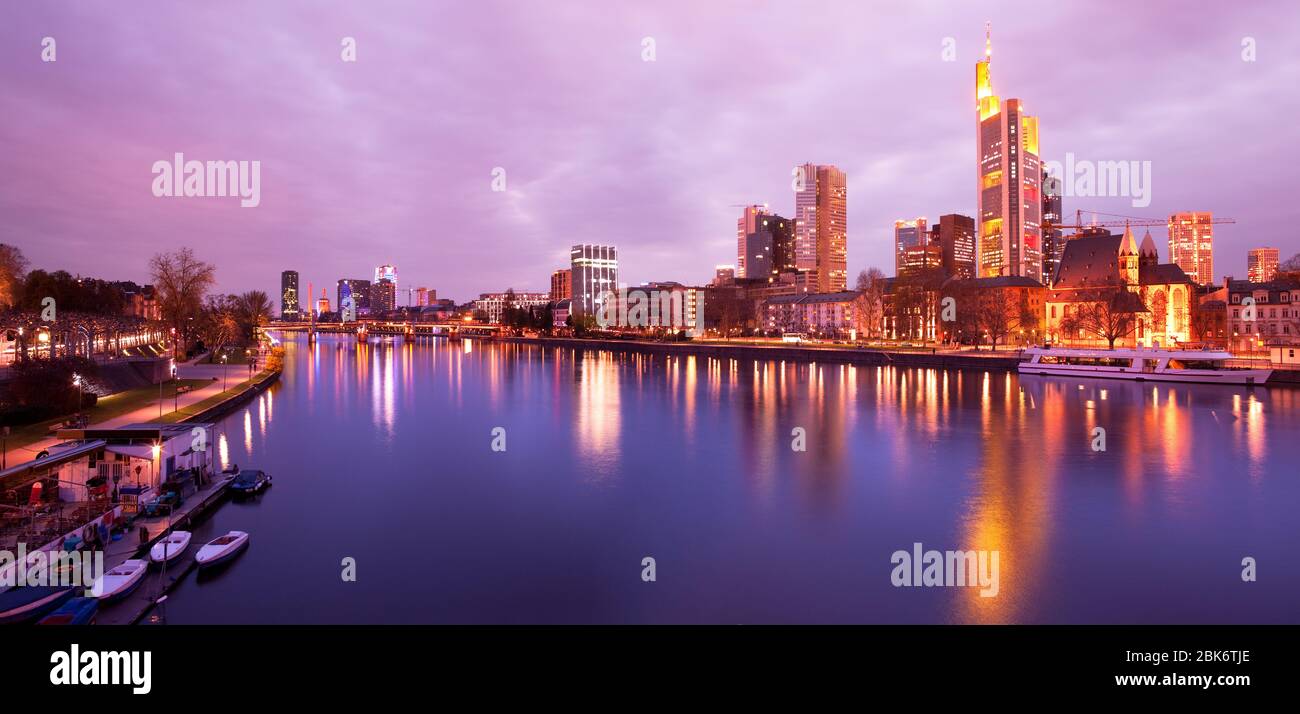Buildings waterfront main river frankfurt hi-res stock photography and ...