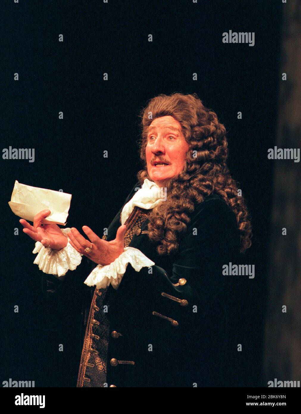 Leslie Phillips (Sir Sampson Legend) in LOVE FOR LOVE by William Congreve design: Tim Goodchild lighting: Nick Chelton choreography: Lindsay Dolan director: Ian Judge  Chichester Festival Theatre, West Sussex, England 27/04/1996 Stock Photo