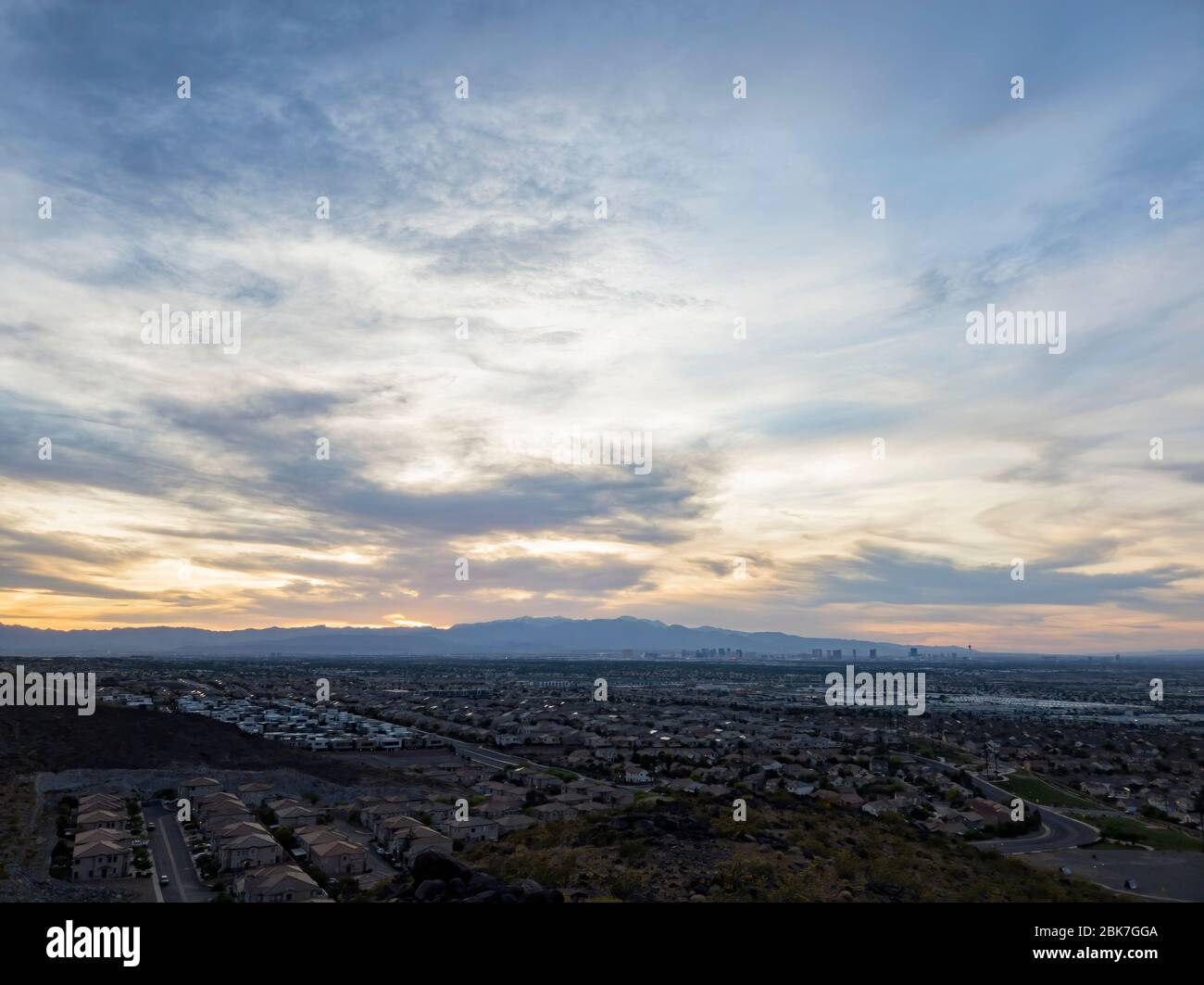 An aerial view sunset blvd sunset strip hi-res stock photography and ...