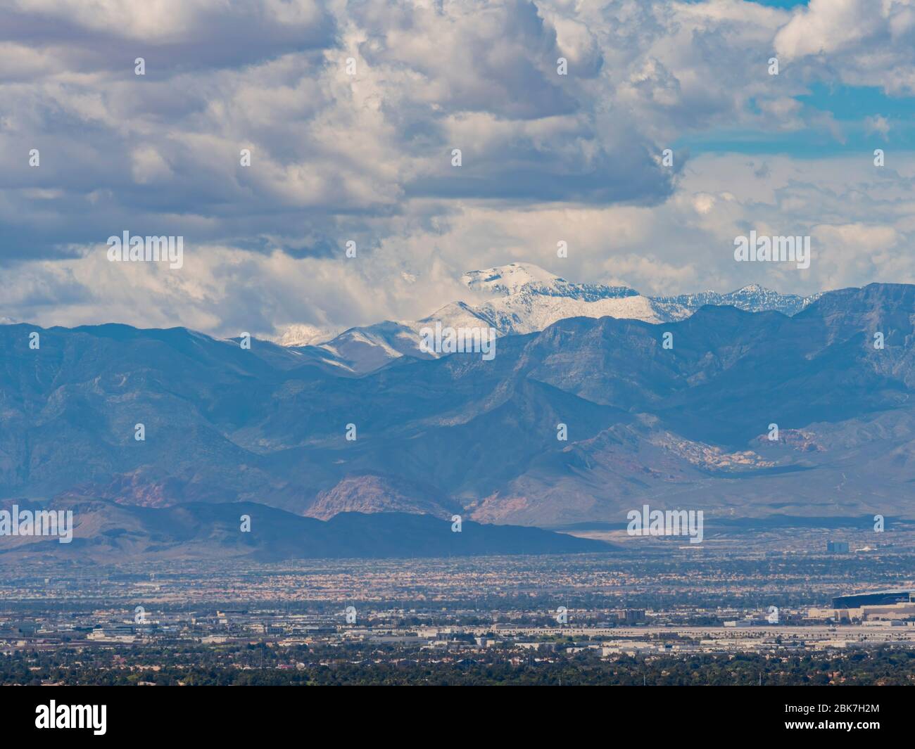 Telephoto high angle view hi-res stock photography and images - Alamy