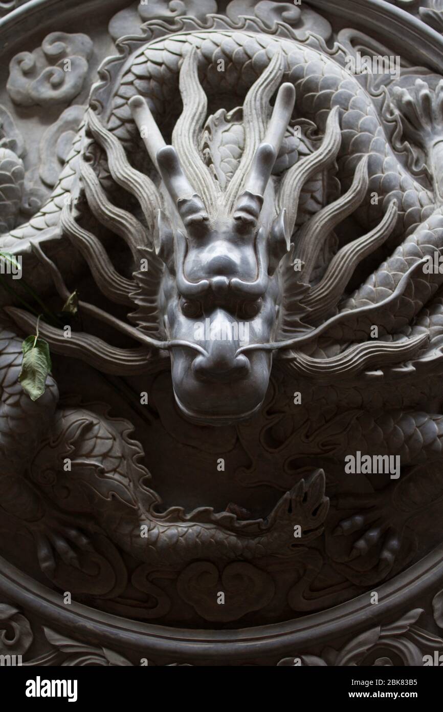 Dragon chinese plate hi-res stock photography and images - Alamy