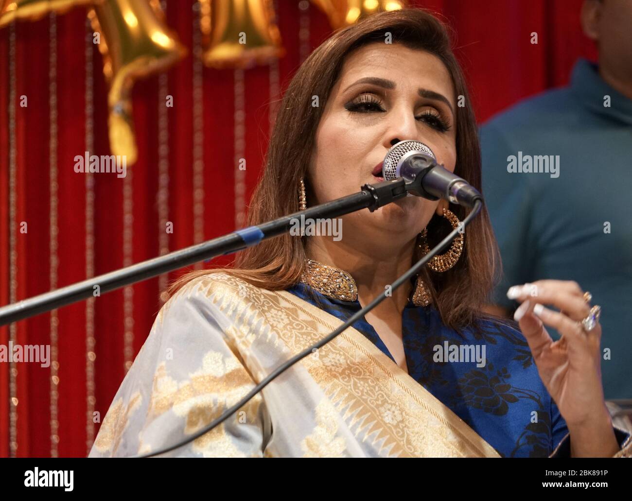 Singer actress musical performer hi-res stock photography and images ...