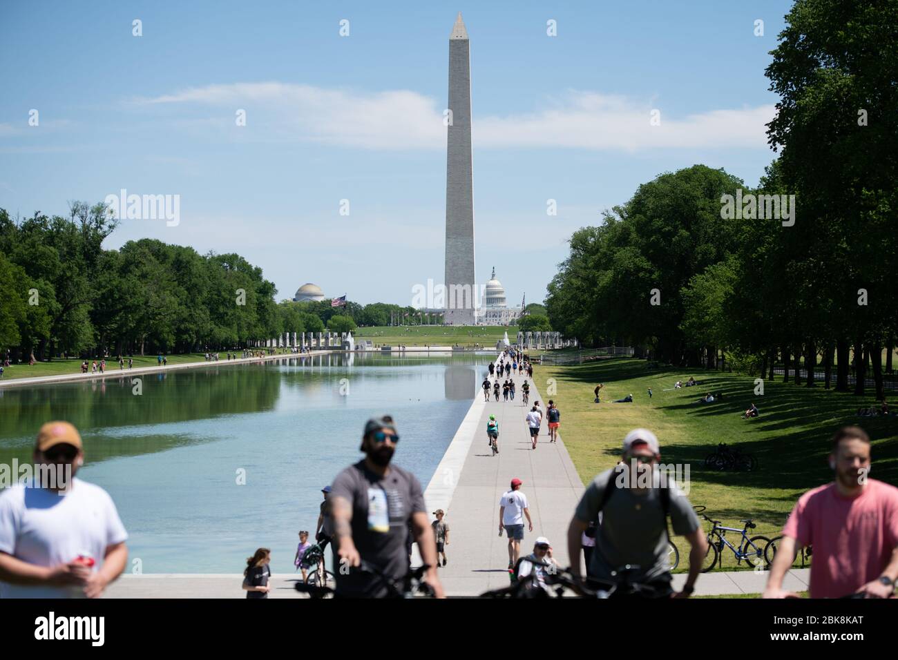 Washington Usa 02nd May 2020 Visitors Take Advantage Of The