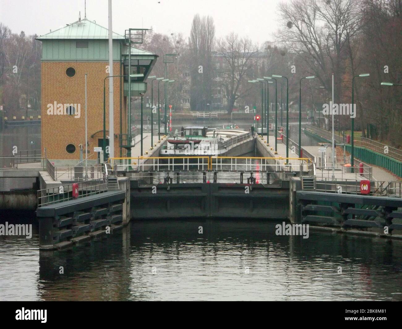 Die Schleuse an der Havel im Berliner Bezirk Spandau. Stock Photo