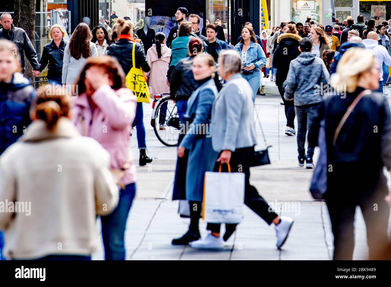 Rotterdam, Netherlands. 02nd May, 2020. Lijnbaan in the city center of Rotterdam seen busy with people shopping amid coronavirus crisis.Netherlands Health Ministry recorded a total of 40,236 infections and 4,987 deaths since the beginning of the Coronavirus (Covid-19) outbreak. Credit: SOPA Images Limited/Alamy Live News Stock Photo