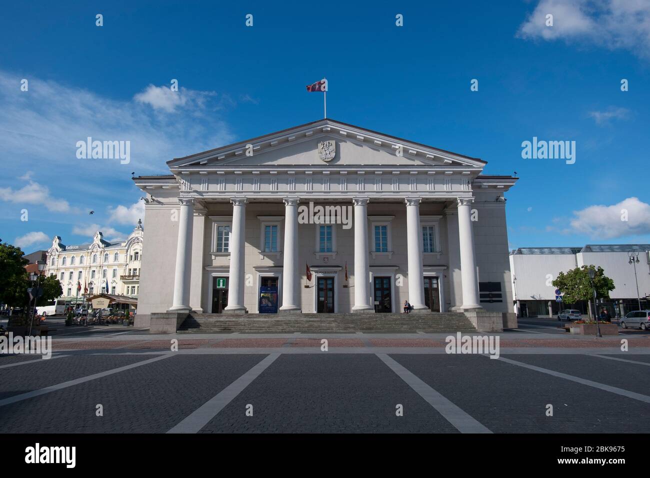The landmark Old Town square hall, the Rotušė. In Old Town, Vilnius, Lithuania. Stock Photo