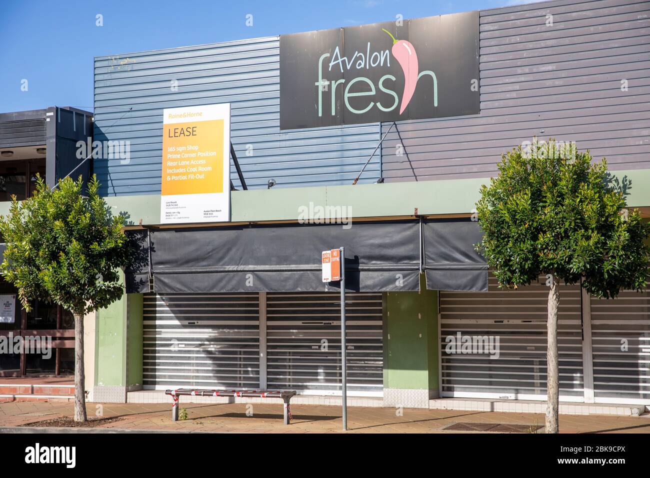 Retail space lease sign hires stock photography and images Alamy