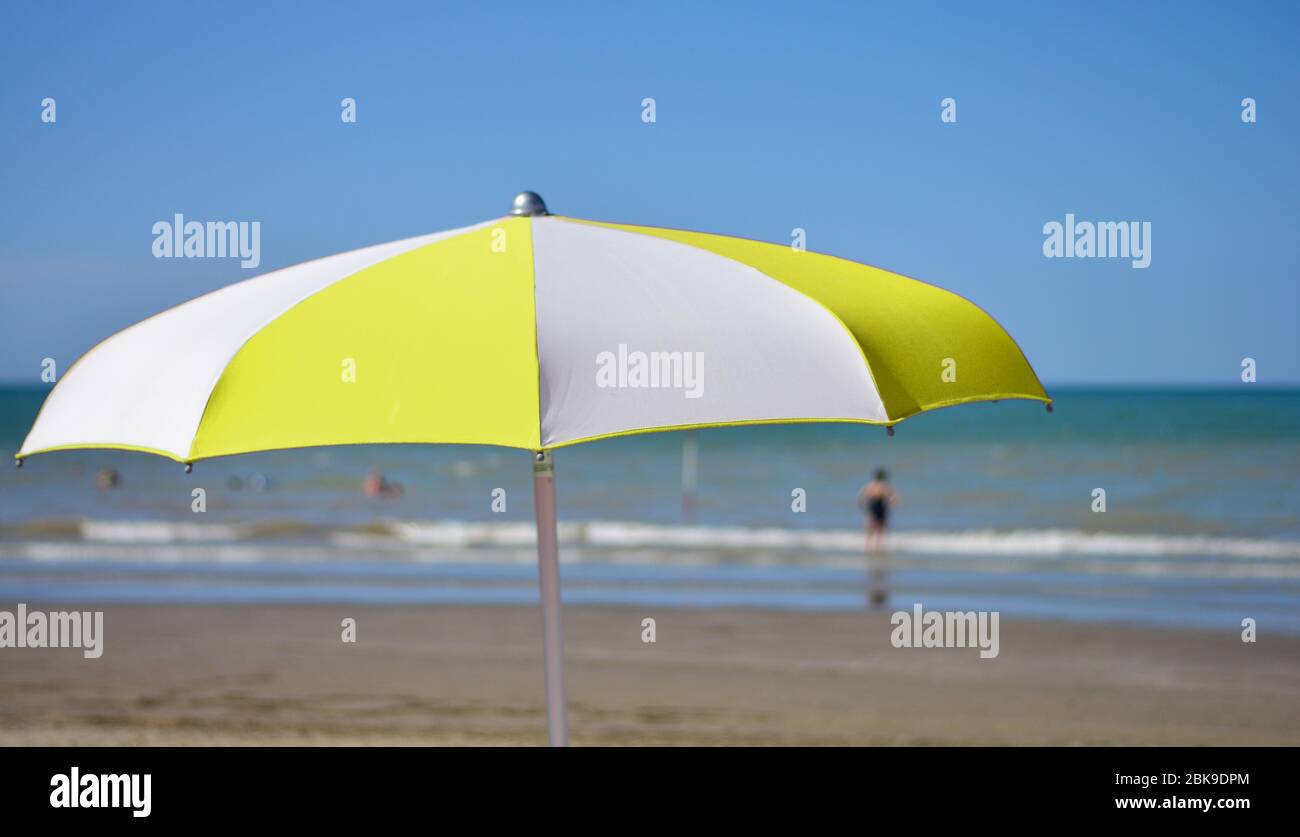 Page 3 - Colombia Beach Girl High Resolution Stock Photography and Images -  Alamy