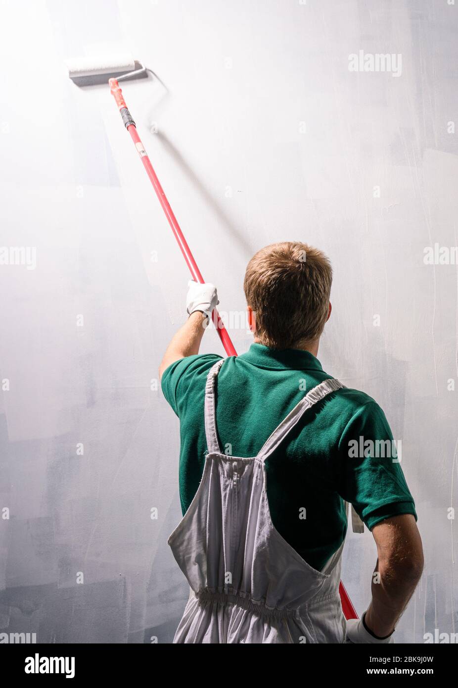 Adult male painting hi-res stock photography and images - Alamy