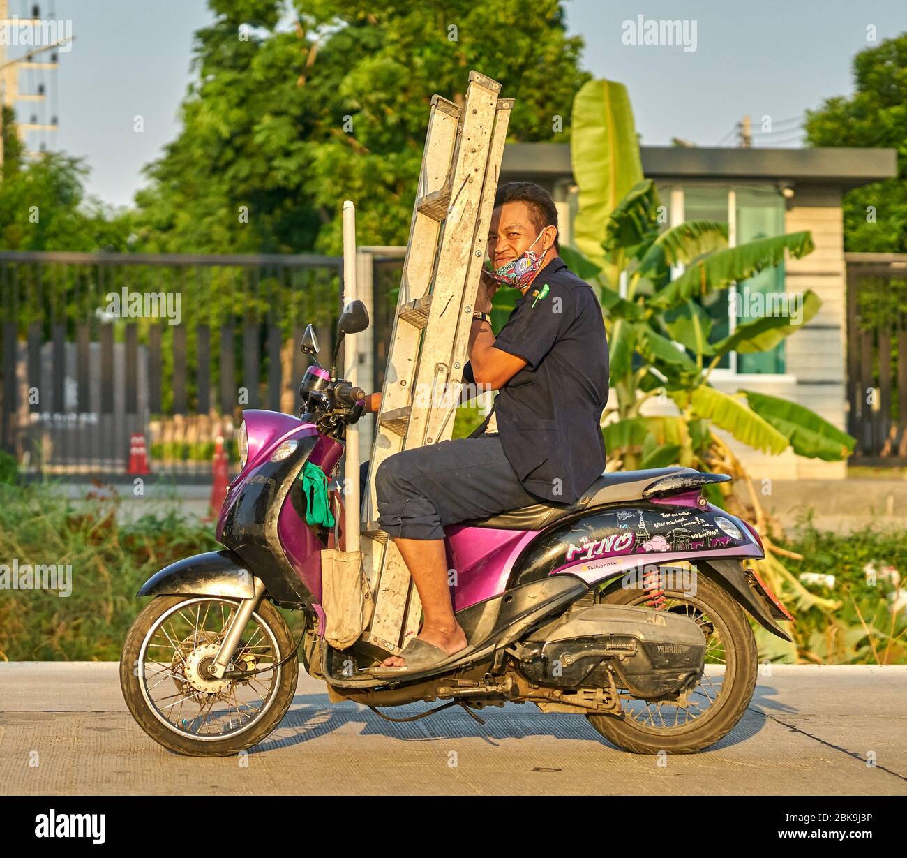 Download Motorcycle Motorbike Rider Wearing Mask High Resolution Stock Photography And Images Alamy Yellowimages Mockups