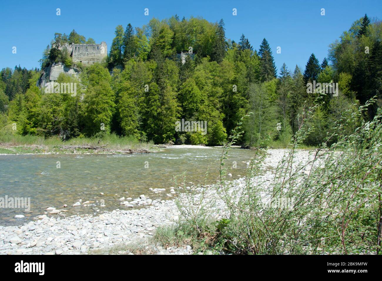 Einer der wenigen unberührten Schweizer Flüsse, die Sense, zwischen Guggisberg und Schwarzenburg Stock Photo