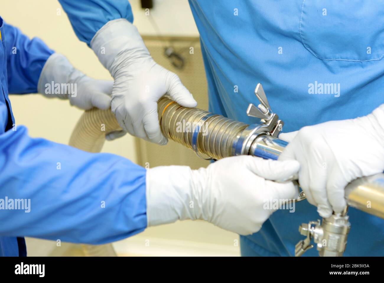 Medical equipment repair hi-res stock photography and images - Alamy
