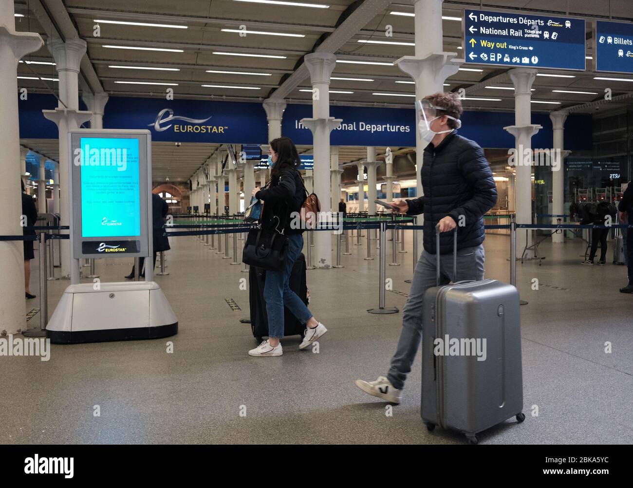 Eurostar departures st pancras station hires stock photography and