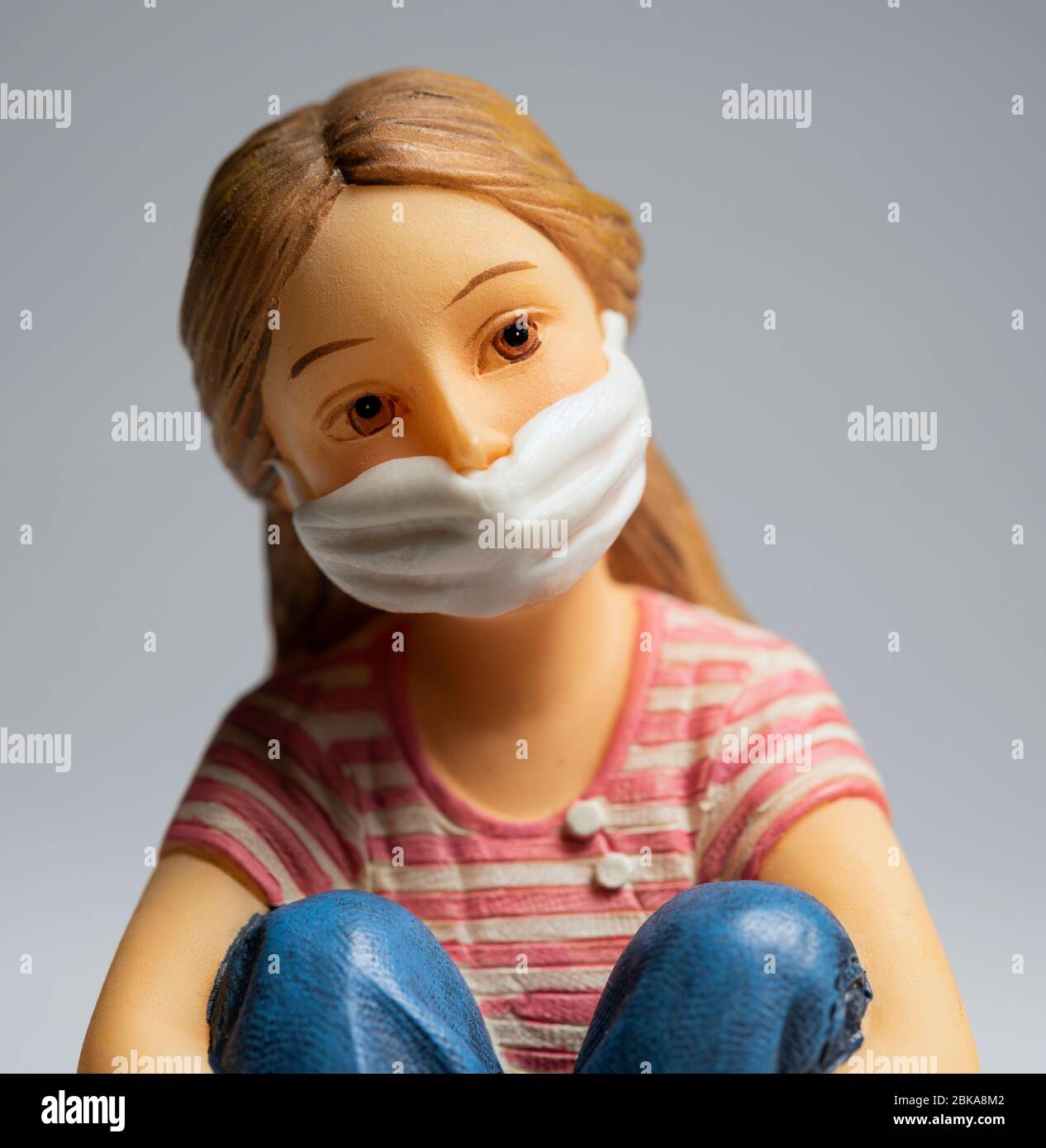 Child wearing face mask hi-res stock photography and images - Alamy