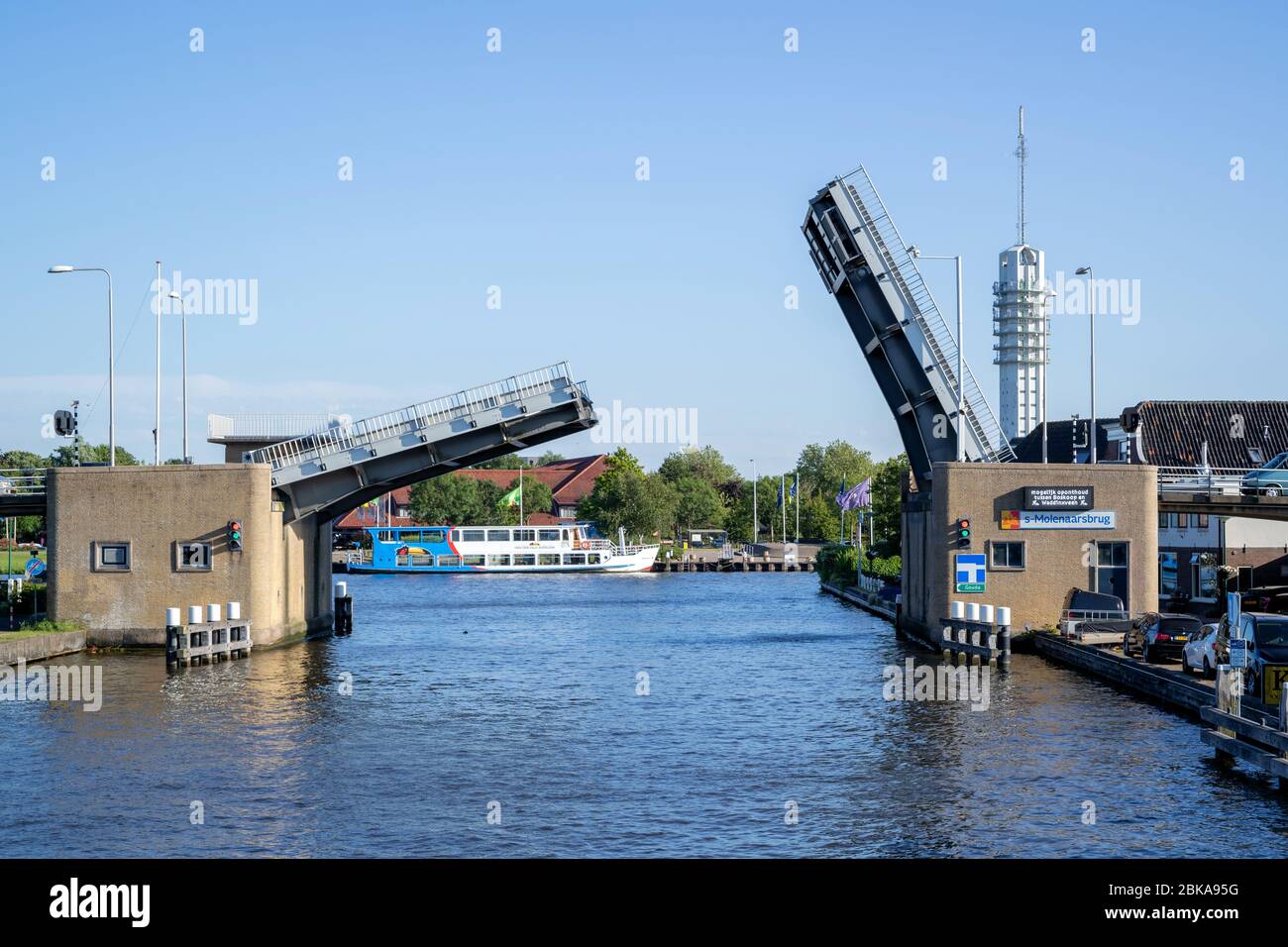 s-Molenaarsbrug bascule bridge over Heimanswetering waterway Stock Photo