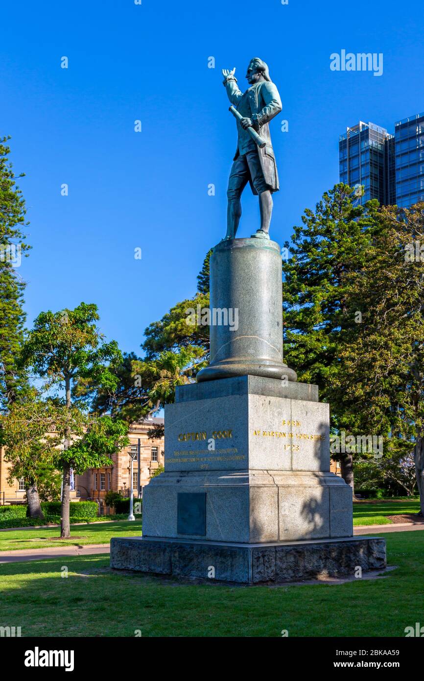 View of Captain Cook statue, Sydney, New South Wales, New South Wales
