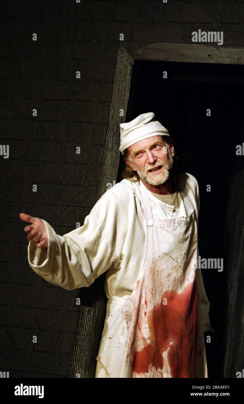 David Bradley (Titus Andronicus) in TITUS ANDRONICUS by Shakespeare  Royal Shakespeare Company (RSC), Royal Shakespeare Theatre, Stratford-upon-Avon, England  23/09/2003  design: Ruari Murchison  lighting: Tim Mitchell  fights: Malcolm Ranson  director: Bill Alexander Stock Photo
