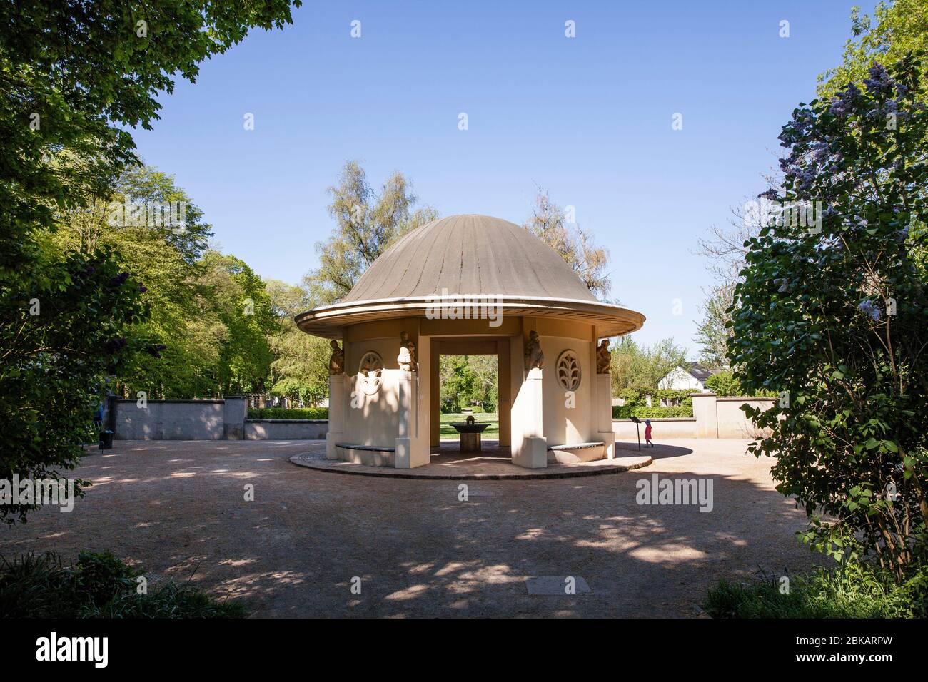 fountain temple in the Fritz-Encke-Park in the district Raderthal, Cologne, Germany.  Brunnentempel im Fritz-Encke-Volkspark in Stadtteil Raderthal, K Stock Photo