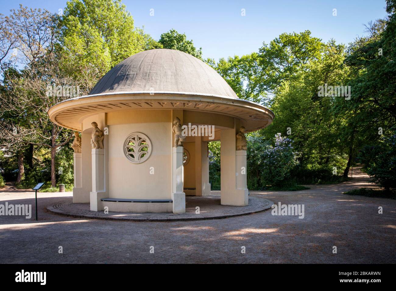fountain temple in the Fritz-Encke-Park in the district Raderthal, Cologne, Germany.  Brunnentempel im Fritz-Encke-Volkspark in Stadtteil Raderthal, K Stock Photo