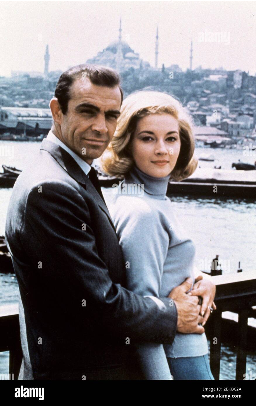 Sean Connery Daniela Bianchi From Russia With Love 1963 Stock Photo Alamy
