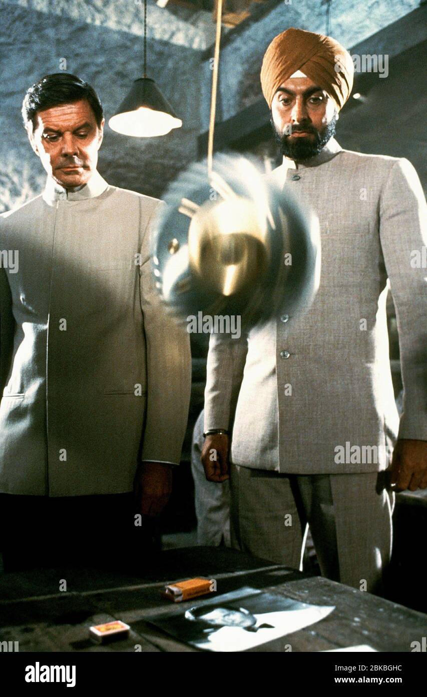 Louis Jourdan Kabir Bedi Octopussy 1983 Stock Photo Alamy