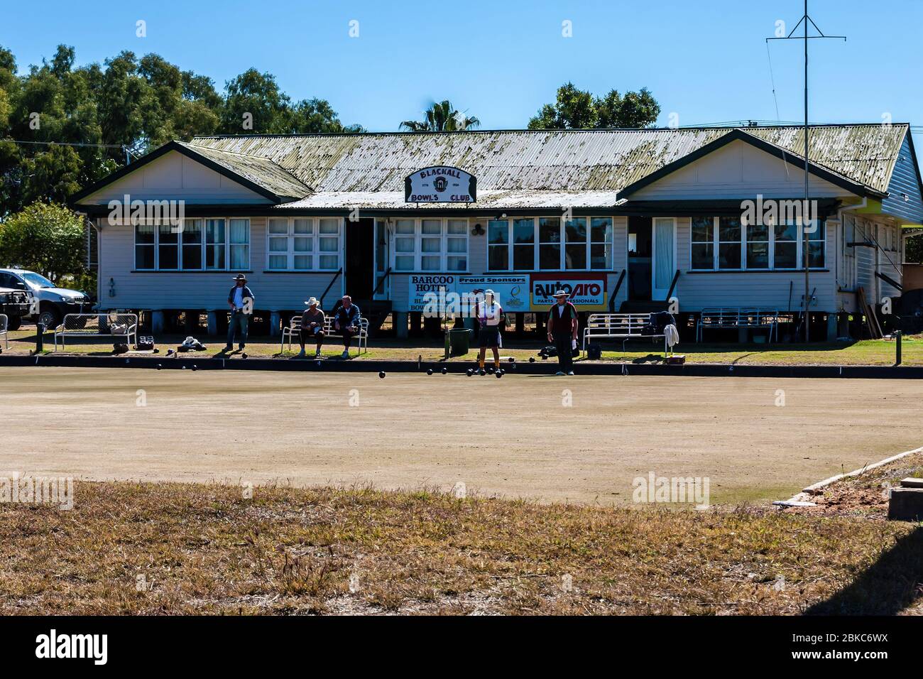 The Bowl's Club and local people playing lawn bowls, Blackall, Australia Stock Photo