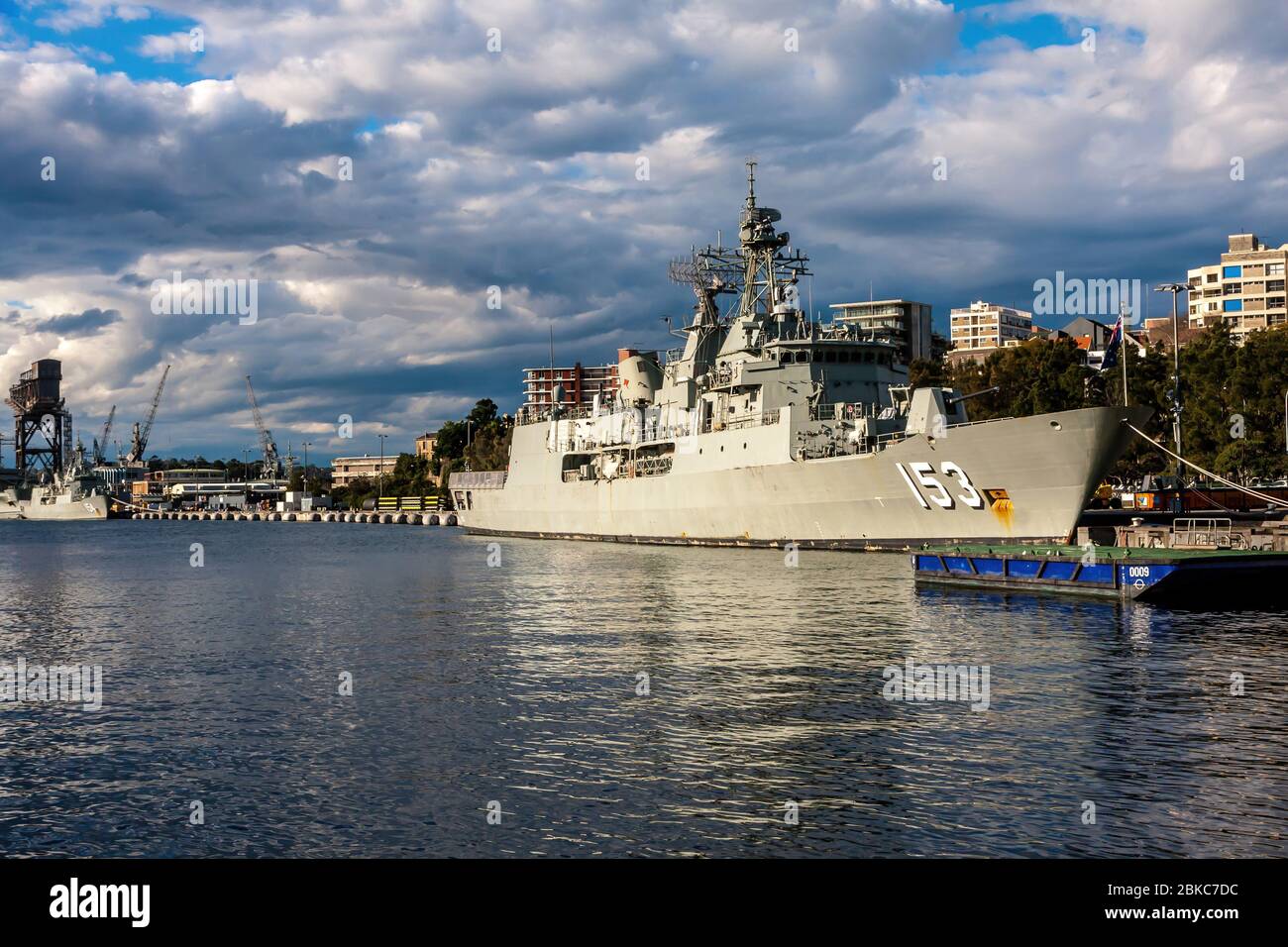 The Anzac-class frigates HMAS Stuart (front) and Parramatta (back) in ...