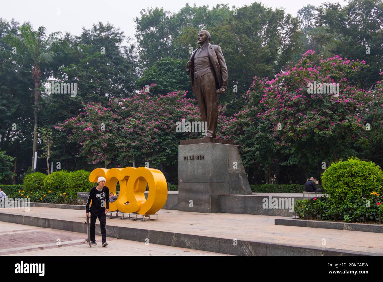 Skateboarder, Chi Lang park, Cong Vien Lenin, Lenin Park, Ba Dinh district, Hanoi, Vietnam Stock Photo