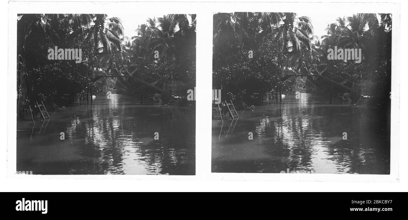 Khlong creek in Cambodia or Thailand / Siam. Stereoscopic photograph from around 1910. Picture on dry glass plate from the Herry W. Schaefer collection. Stock Photo