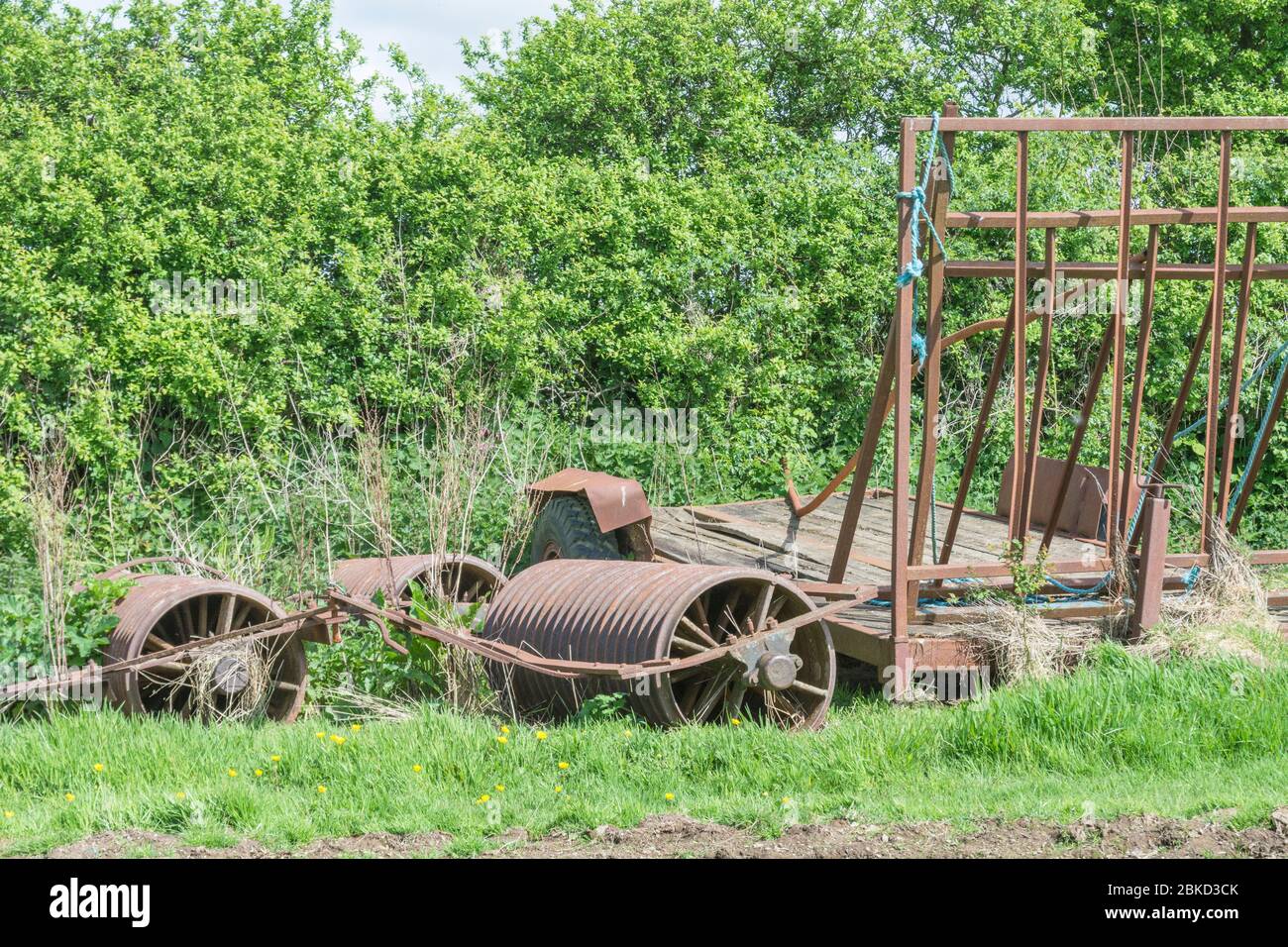 Old farming equipment uk hi-res stock photography and images - Alamy