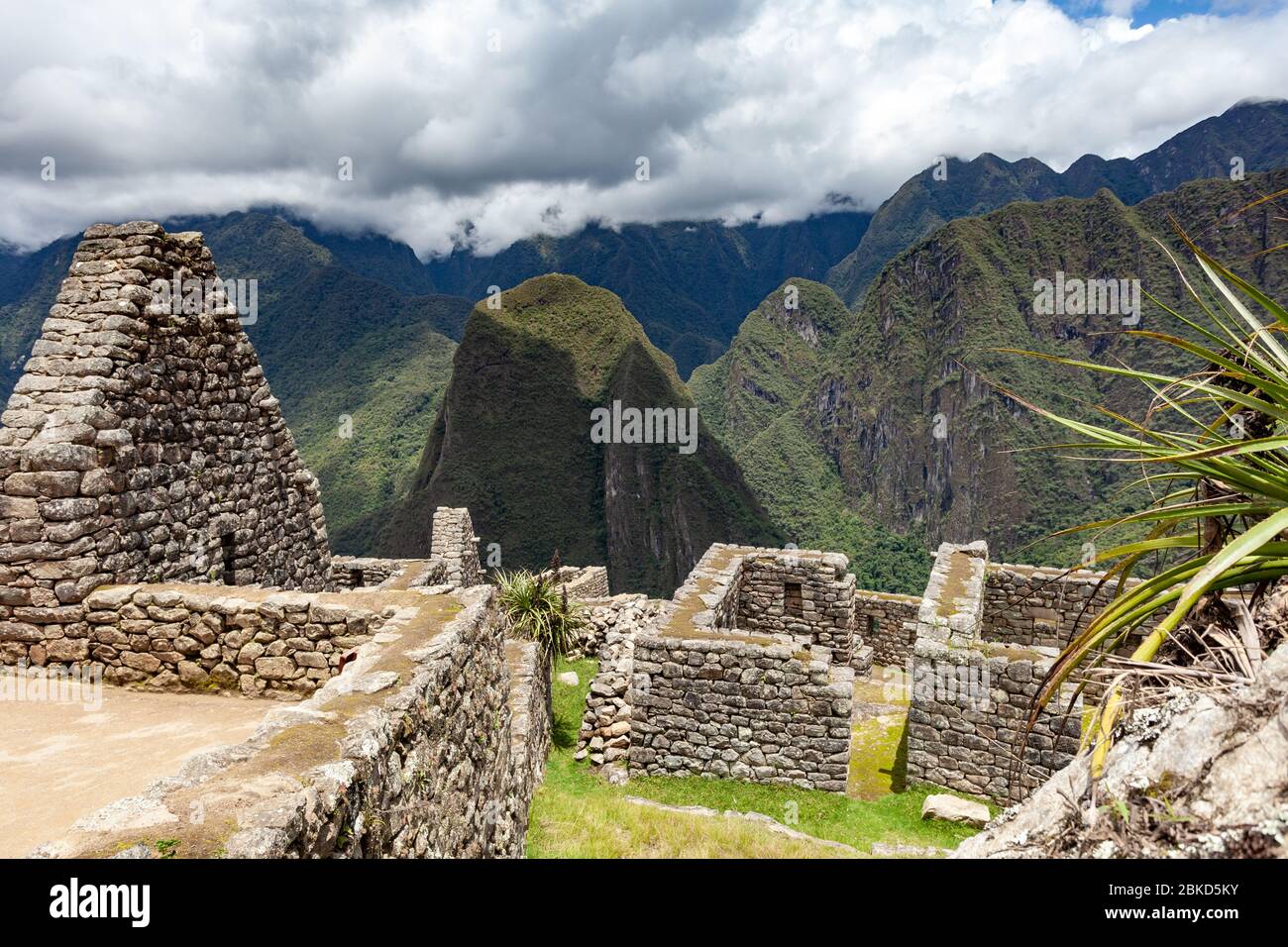 Walls of the ancient city of Machu Picchu, Peru Stock Photo - Alamy
