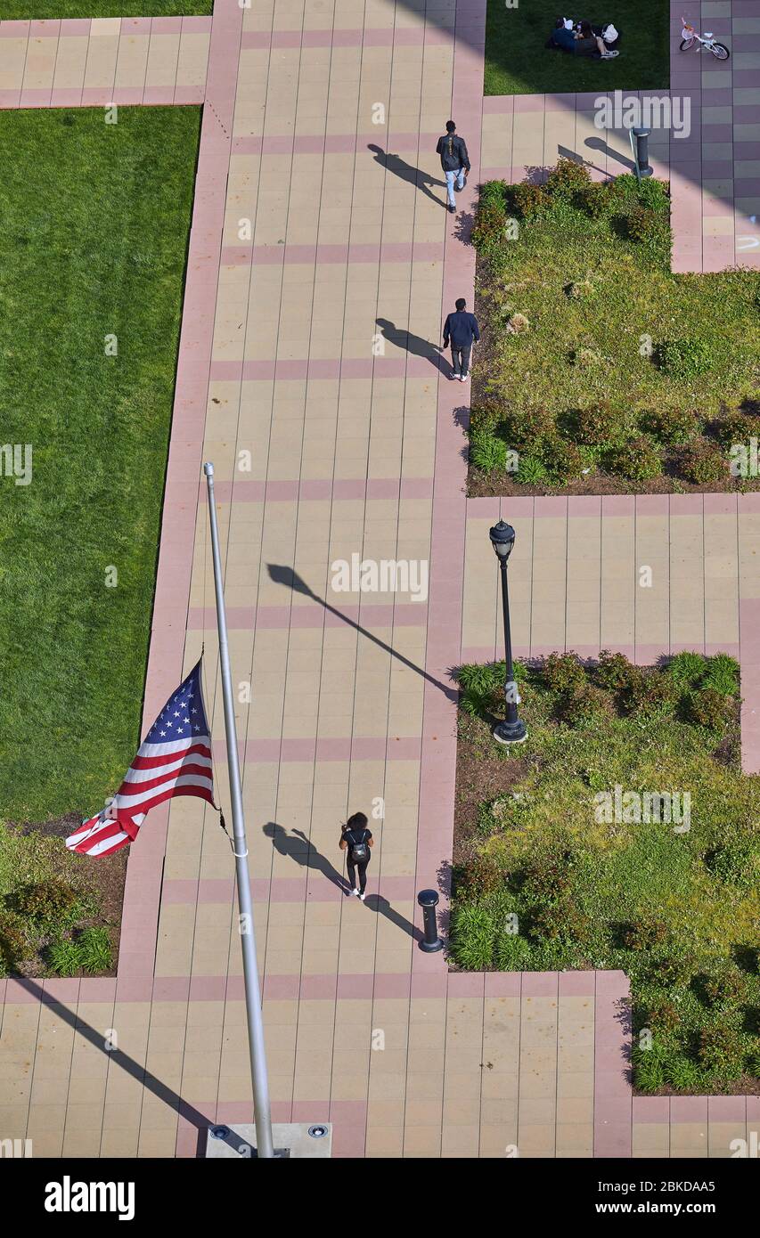 Jersey City, NEW JERSEY, USA. 3rd May, 2020. Residents in the spirit of  unity respect each other by honoring the govenment's advice by keeping a  social distance from one another. In states