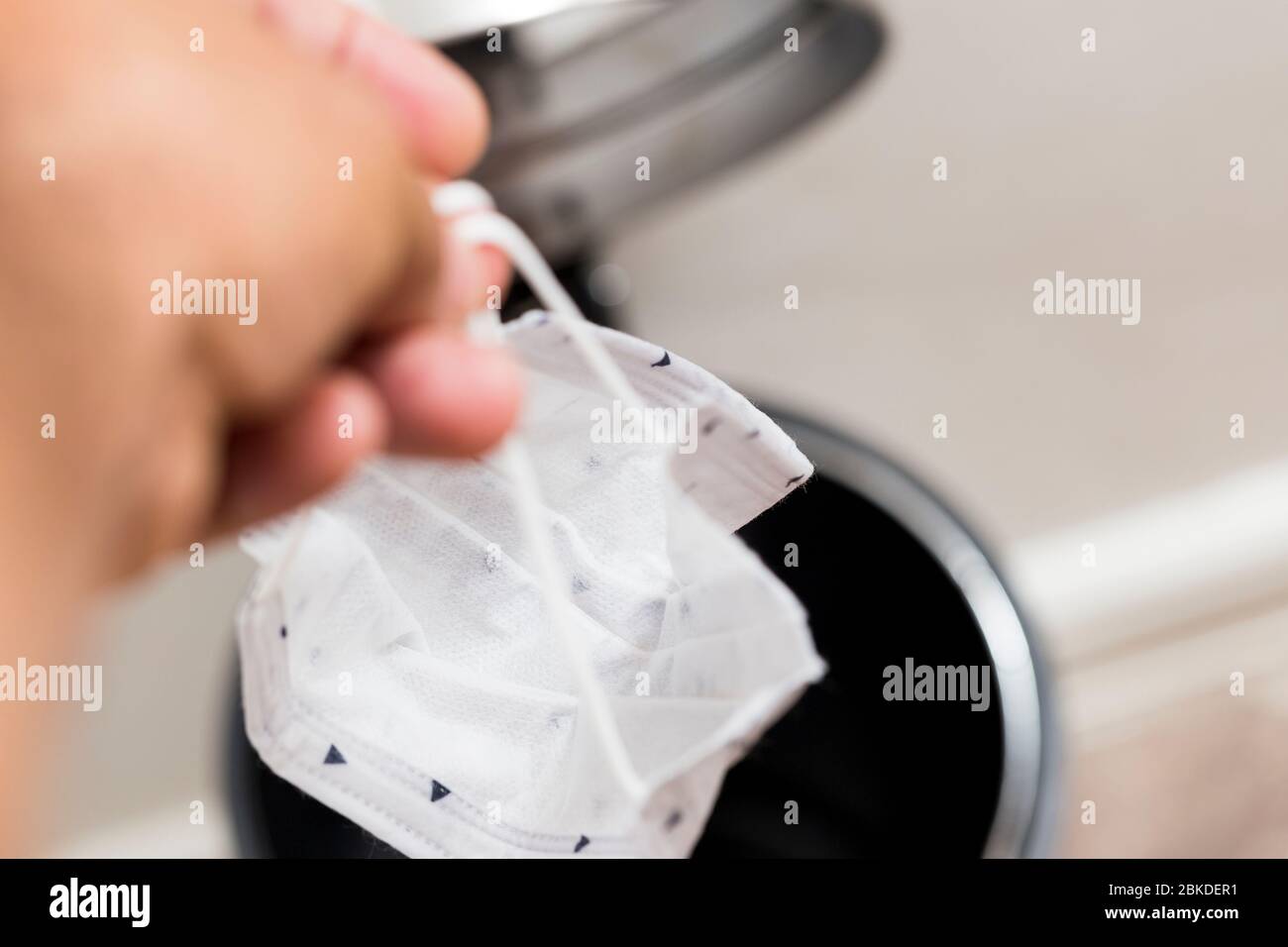 Surgical garbage hi-res stock photography and images - Alamy